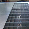 Quadratisches Lamellensystem mit optionaler Blechführung